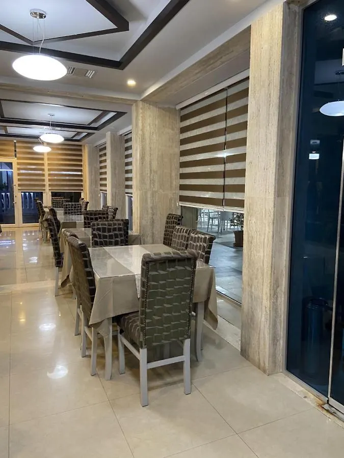 Center Park Hotel Velipoje Albania