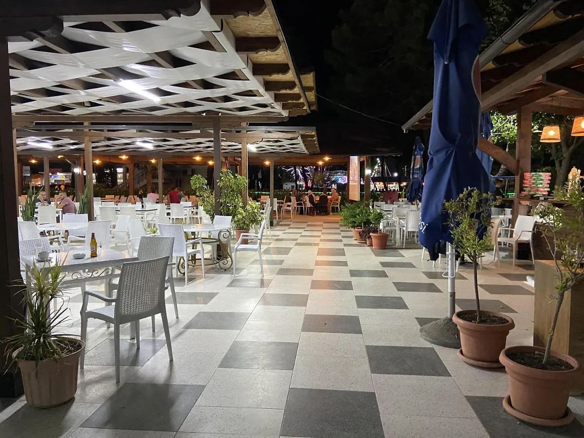 Center Park Hotel Velipoje 0*,