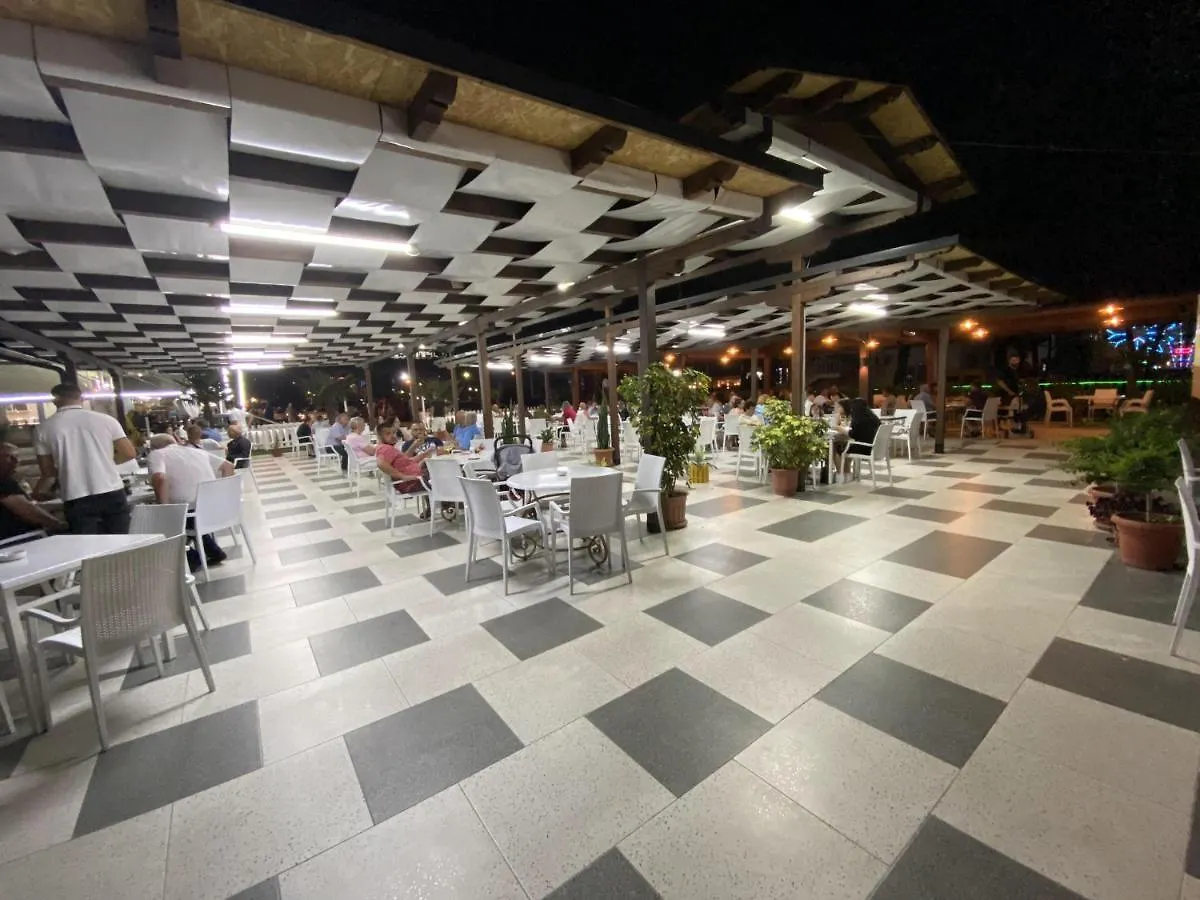 Center Park Hotel Velipoje