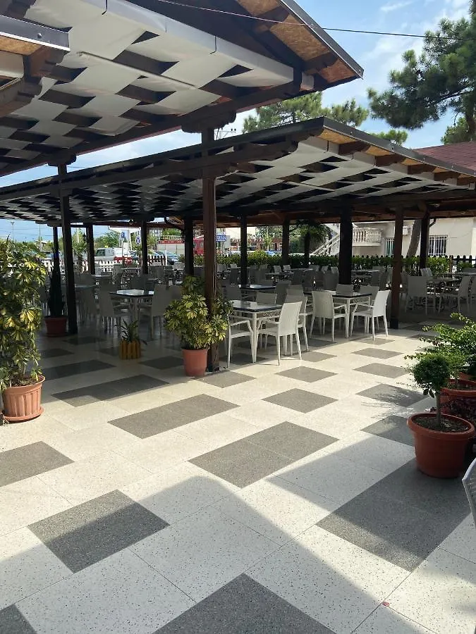 Hotel Center Park Velipojë 0*,