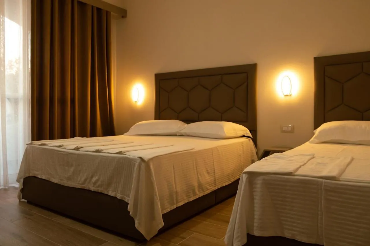 Center Park Hotel Velipoje