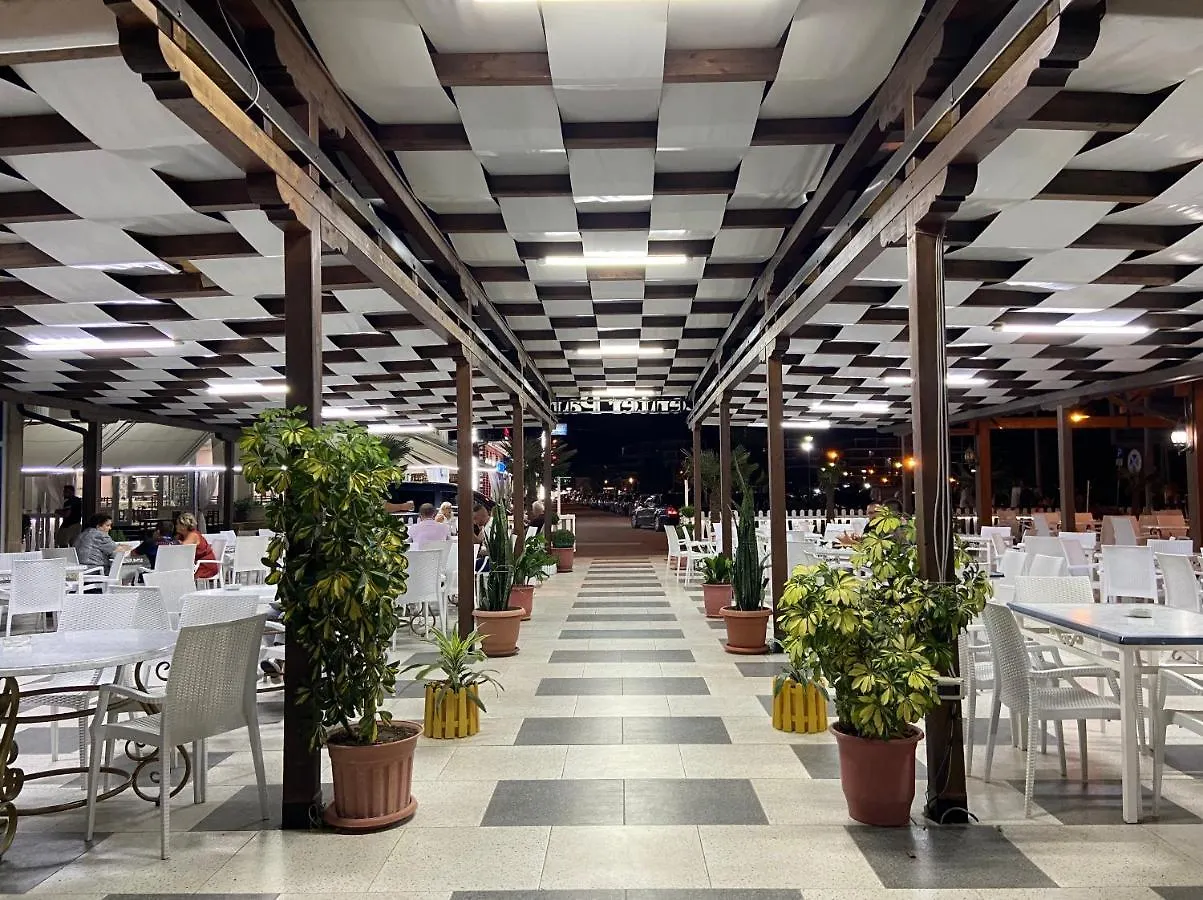 Hotel Center Park à Velipojë 0*,