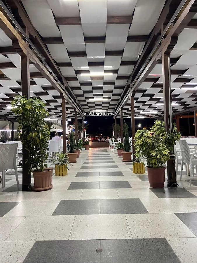 Hotel Center Park à Velipojë