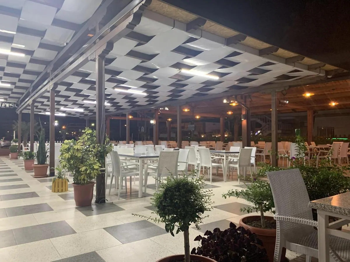 Hotel Center Park à Velipojë 0*,