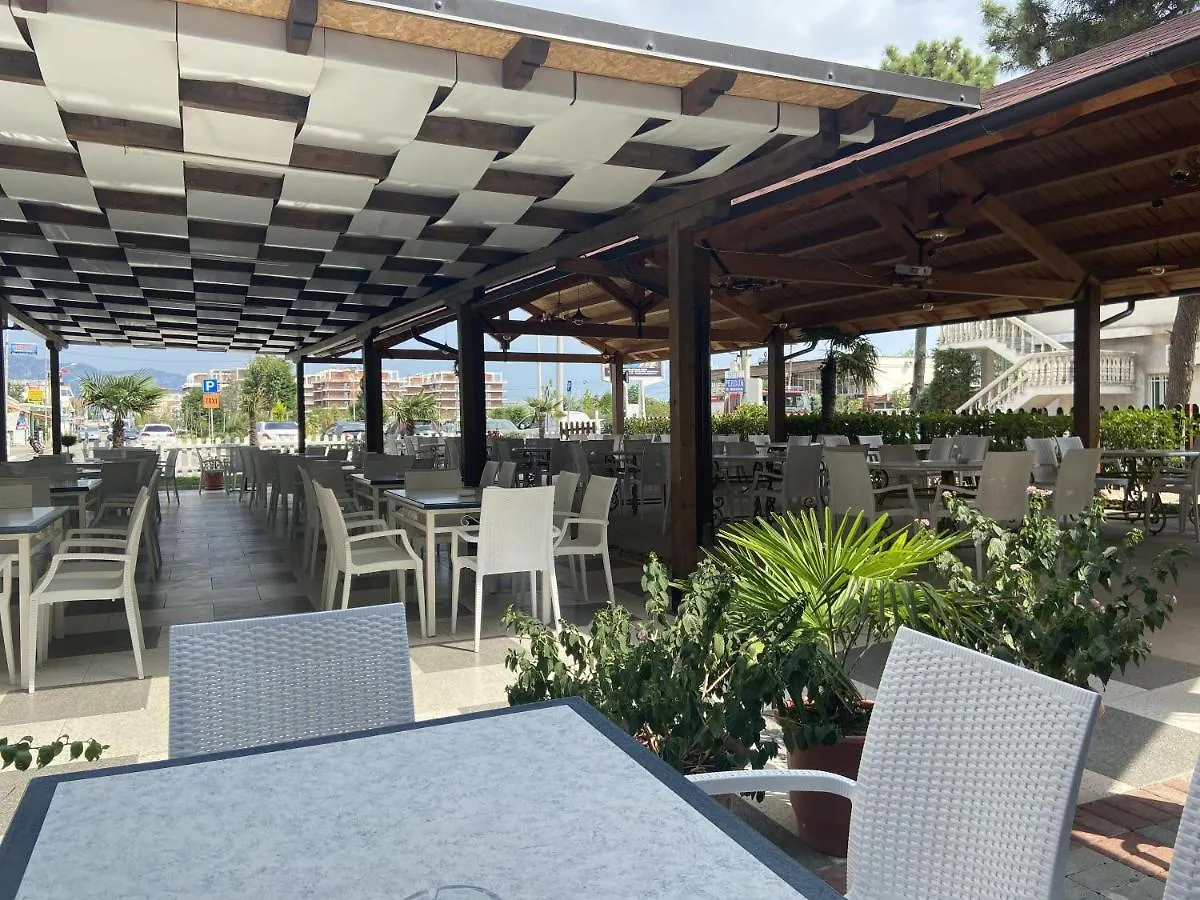 Hotel Center Park à Velipojë