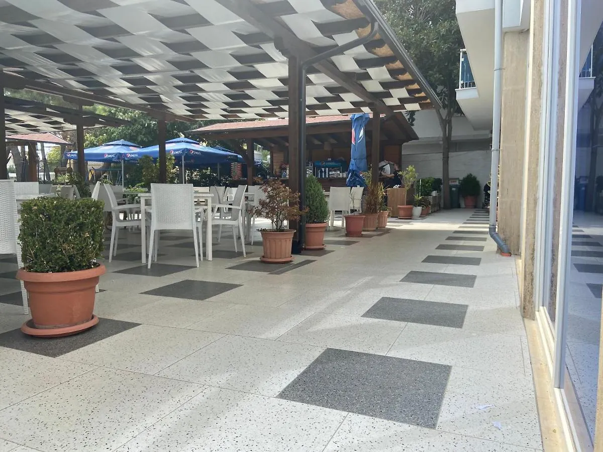 Hotel Center Park à Velipojë