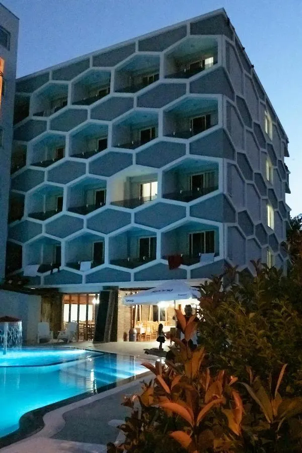Hotel Center Park à Velipojë 0*,