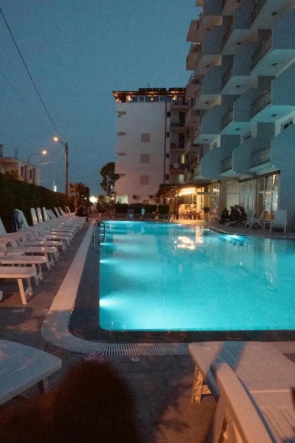 Hotel Center Park à Velipojë