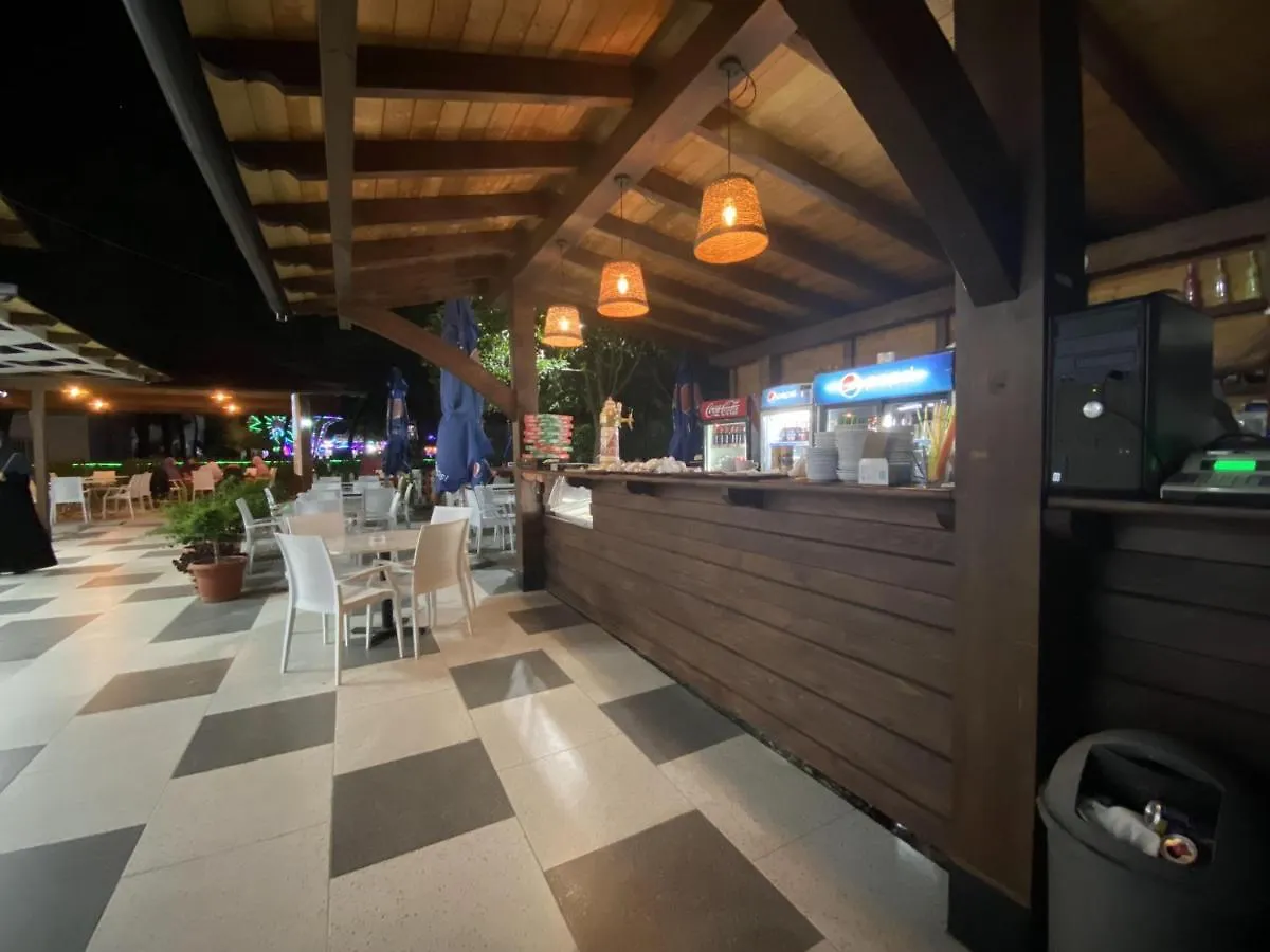 Hotel Center Park à Velipojë