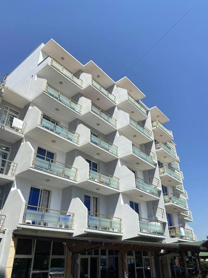 Hotel Center Park à Velipojë