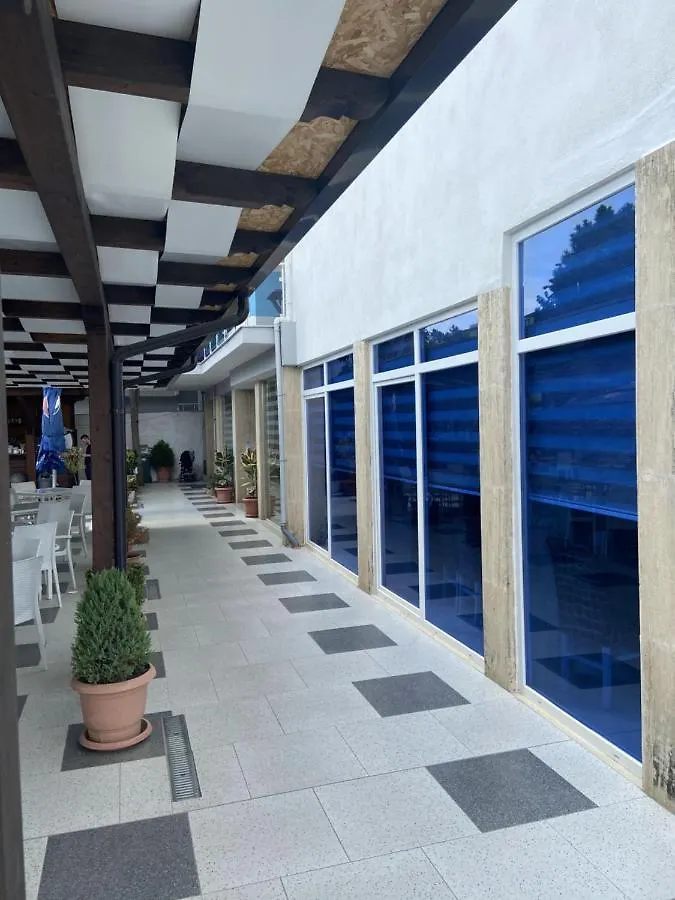 Hotel Center Park à Velipojë