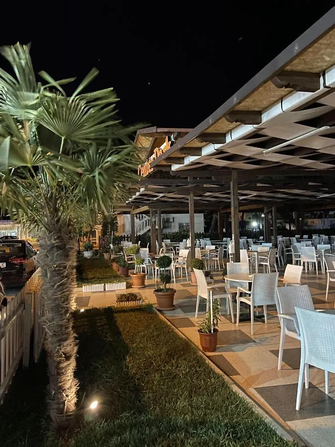 Hotel Center Park à Velipojë